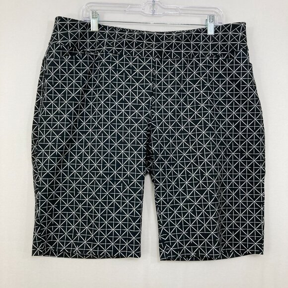Tail size 18 Black White Geometric Performance Active Stretch Bermuda Shorts - Picture 1 of 10